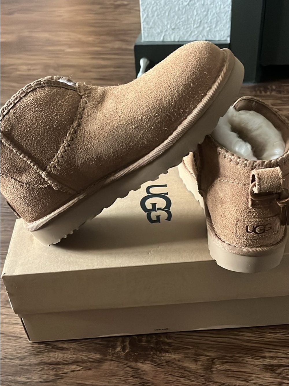 UGG  Chestnut Suede Short Boot with Shearling